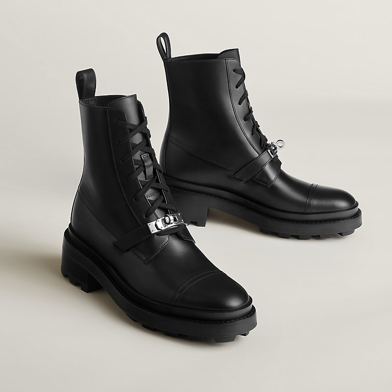 Black boots with straps and outlet buckles